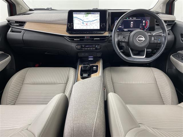 ノートオーラ1.2 G FOUR レザーエディション 4WD