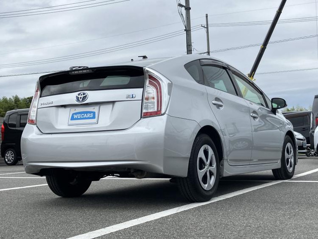 プリウス1.8 S