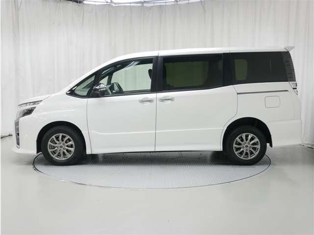 ヴォクシー2.0 ZS 煌III 4WD