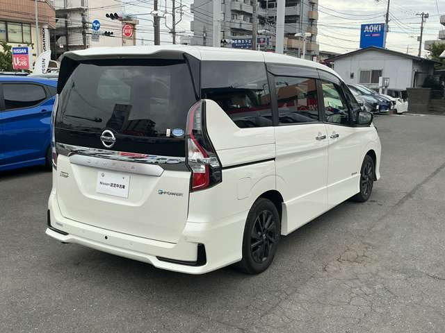 セレナ1.2 e-POWER ハイウェイスターV アーバンクロム