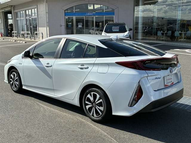 プリウスPHV1.8 S