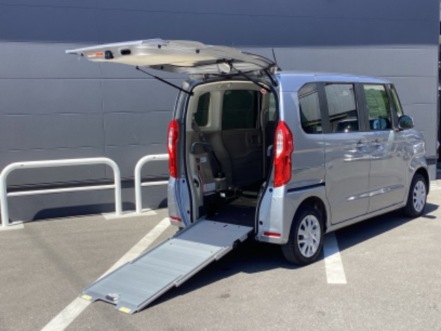 N-BOXG スロープ ホンダセンシング 車いす専用装備装着車 4WD