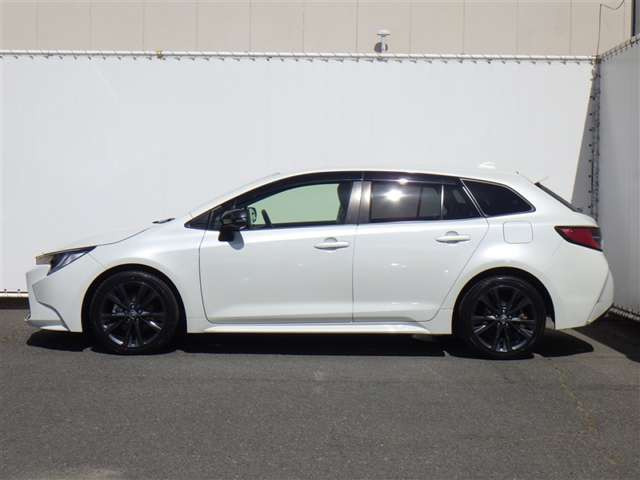 カローラツーリング1.8 ハイブリッド W×B E-Four 4WD