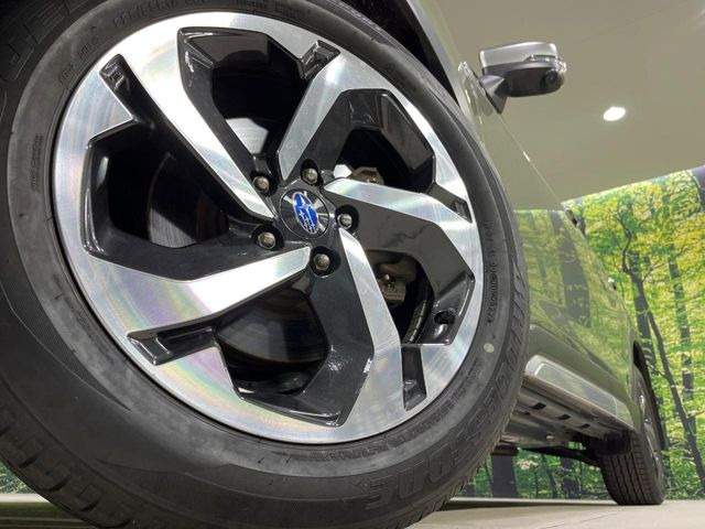 �y����18�C���`�A���~�z�C�[���z�O�ςɃ}�b�`���������A���~�z�C�[���𑕒����Ă���܂��B�e��ЊO�A���~�z�C�[����A�X�^�b�h���X�^�C�����戵�����Ă���܂��B���񂲑��k����������