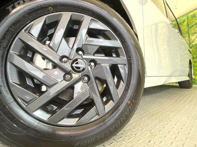 �y�����A���~�z�C�[���z�O�ςɃ}�b�`���������A���~�z�C�[���𑕒����Ă���܂��B�e��ЊO�A���~�z�C�[����A�X�^�b�h���X�^�C�����戵�����Ă���܂��B���񂲑��k����������