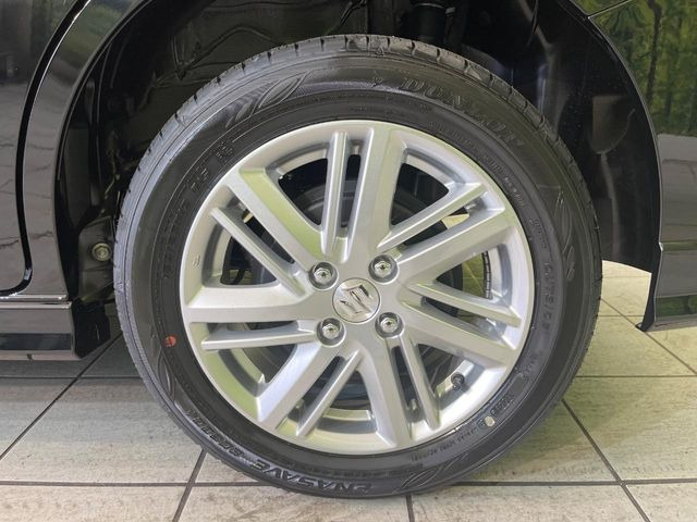 �y����15�C���`�A���~�z�C�[���z�O�ςɃ}�b�`���������A���~�z�C�[���𑕒����Ă���܂��B�e��ЊO�A���~�z�C�[����A�X�^�b�h���X�^�C�����戵�����Ă���܂��B���񂲑��k����������