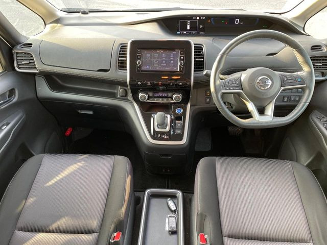セレナ1.2 e-POWER ハイウェイスターV
