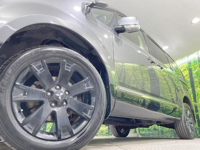 �y����18�C���`�A���~�z�C�[���z�O�ςɃ}�b�`���������A���~�z�C�[���𑕒����Ă���܂��B�e��ЊO�A���~�z�C�[����A�X�^�b�h���X�^�C�����戵�����Ă���܂��B���񂲑��k����������
