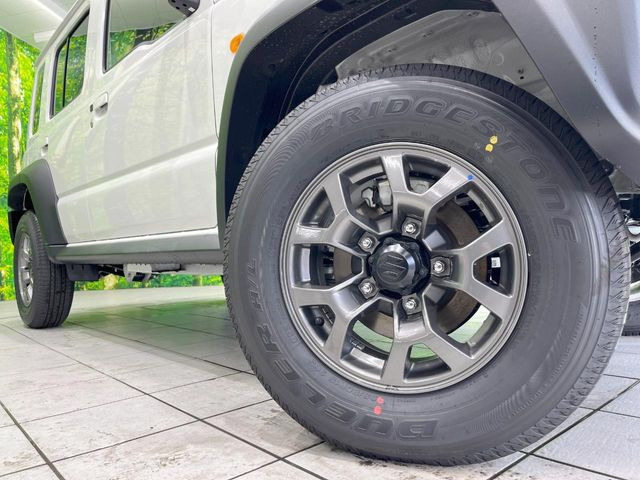 �y����15�C���`�A���~�z�C�[���z�O�ςɃ}�b�`���������A���~�z�C�[���𑕒����Ă���܂��B�e��ЊO�A���~�z�C�[����A�X�^�b�h���X�^�C�����戵�����Ă���܂��B���񂲑��k����������