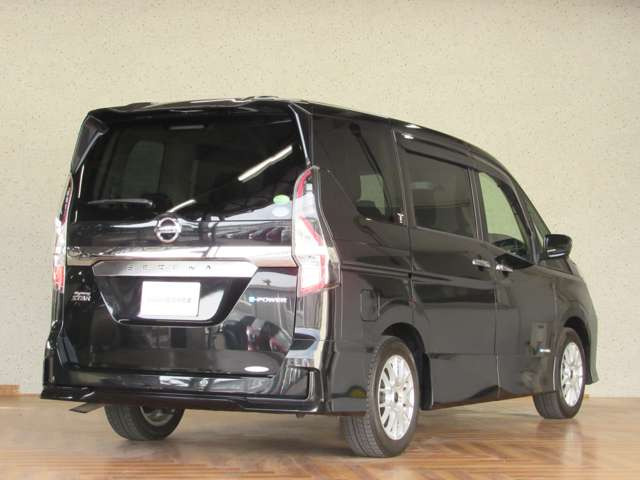 セレナ1.2 e-POWER ハイウェイスターV