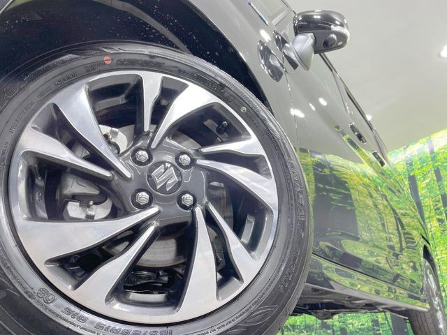 �y����15�C���`�A���~�z�C�[���z�O�ςɃ}�b�`���������A���~�z�C�[���𑕒����Ă���܂��B�e��ЊO�A���~�z�C�[����A�X�^�b�h���X�^�C�����戵�����Ă���܂��B���񂲑��k����������