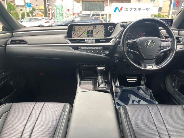 ES300h Fスポーツ