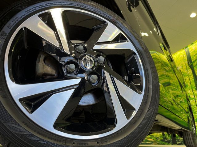 �y����15�C���`�A���~�z�C�[���z�O�ςɃ}�b�`���������A���~�z�C�[���𑕒����Ă���܂��B�e��ЊO�A���~�z�C�[����A�X�^�b�h���X�^�C�����戵�����Ă���܂��B���񂲑��k����������
