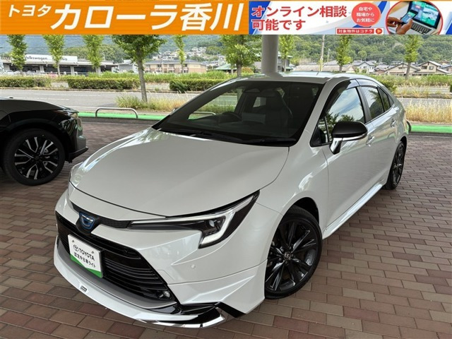カローラ1.8 ハイブリッド W×B