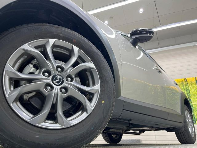 �y�����A���~�z�C�[���z�O�ςɃ}�b�`���������A���~�z�C�[���𑕒����Ă���܂��B�e��ЊO�A���~�z�C�[����A�X�^�b�h���X�^�C�����戵�����Ă���܂��B���񂲑��k����������