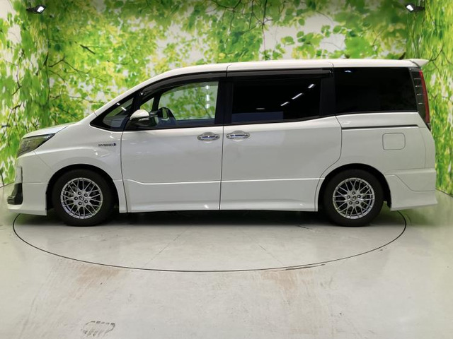 ノア1.8 ハイブリッド Si W×B II
