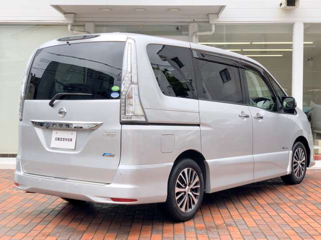 セレナ2.0 ハイウェイスター Vセレクション+Safety II S-HYBRID