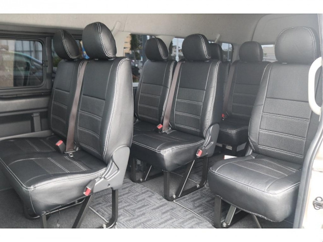 ハイエース2.7 グランドキャビン 4WD