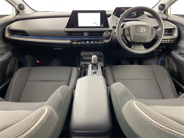 プリウス2.0 G E-Four 4WD