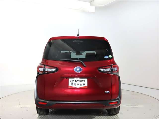 シエンタハイブリッド 1.5 G クエロ
