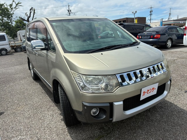 デリカD:52.4 G プレミアム 4WD