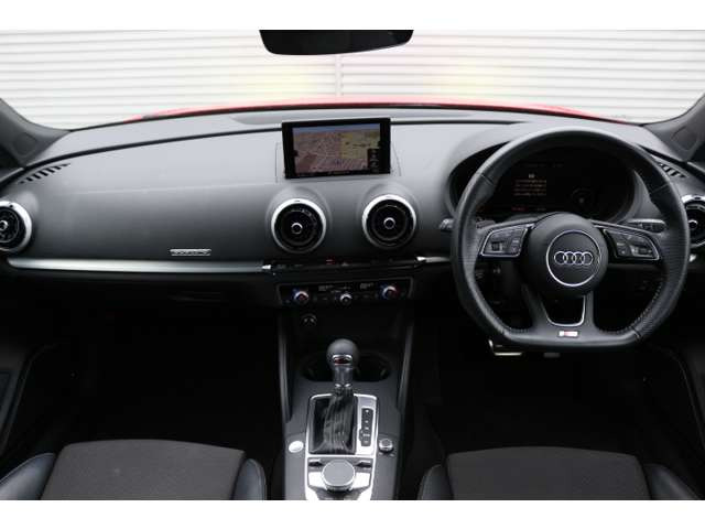 A3スポーツバック40 TFSI クワトロ スポーツ Sラインパッケージ 4WD