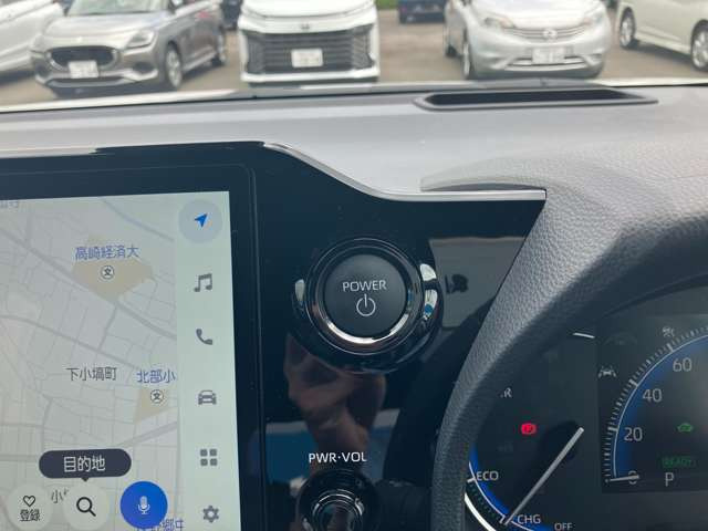 今話題のハイブリッド車!!燃費が良くてお財布に優しいですね。