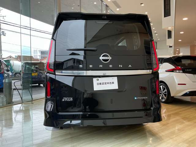 セレナ1.4 e-POWER ハイウェイスターV
