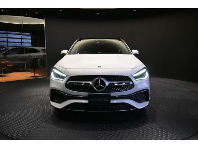 GLAクラスGLA200d 4マチック AMGライン 4WD