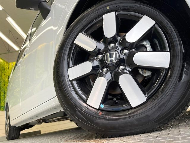 �y����15�C���`�A���~�z�C�[���z�O�ςɃ}�b�`���������A���~�z�C�[���𑕒����Ă���܂��B�e��ЊO�A���~�z�C�[����A�X�^�b�h���X�^�C�����戵�����Ă���܂��B���񂲑��k����������