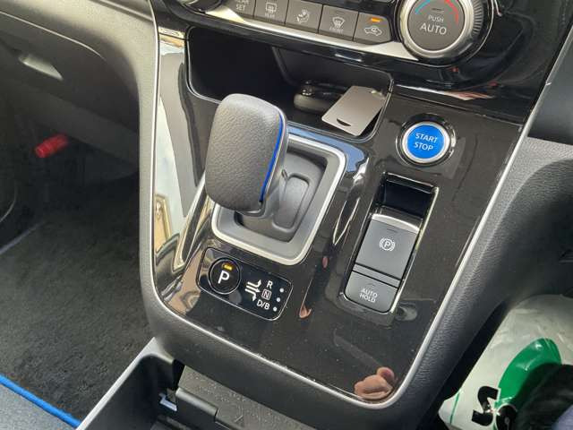 セレナ1.2 e-POWER ハイウェイスターV