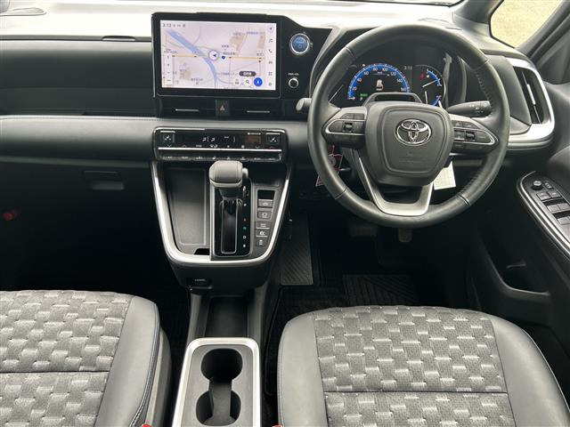 ヴォクシー1.8 ハイブリッド S-Z E-Four 4WD