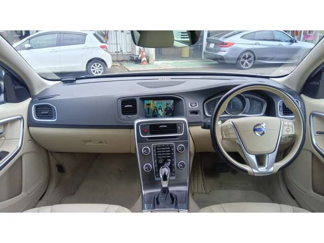 V60クロスカントリーT5 AWD SE 4WD