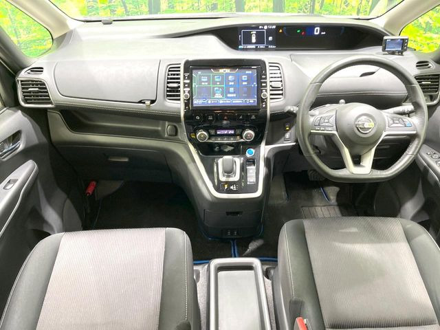 セレナ1.2 e-POWER ハイウェイスターV