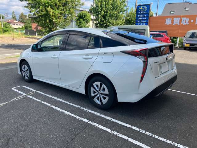 プリウス1.8 A E-Four 4WD