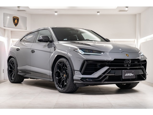 ウルスペルフォルマンテ 4WD