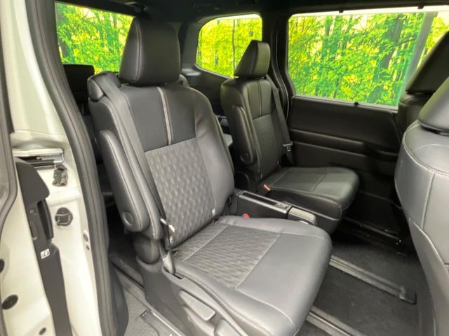 ドライバーによって運転しやすいポジションは異なり、あの車はどうなのか不安なこともありますよね。気になるお車は店頭で乗り込んでご確認いただけます♪
