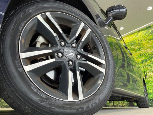 �y����17�C���`�A���~�z�C�[���z�O�ςɃ}�b�`���������A���~�z�C�[���𑕒����Ă���܂��B�e��ЊO�A���~�z�C�[����A�X�^�b�h���X�^�C�����戵�����Ă���܂��B���񂲑��k����������
