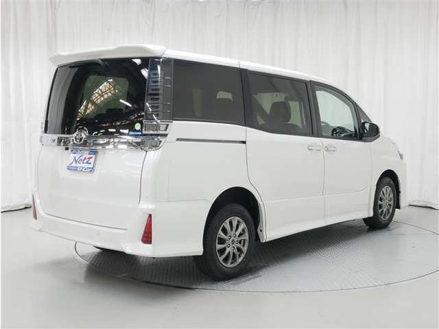 ヴォクシー2.0 ZS 煌III 4WD