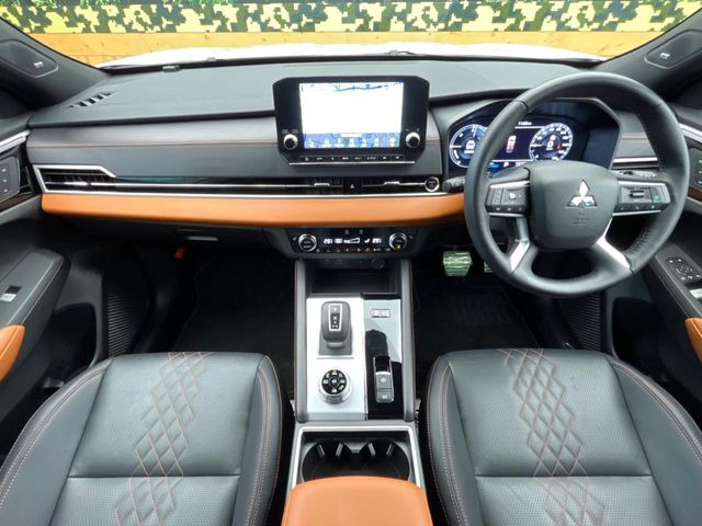 アウトランダーPHEV 2.4 P 4WD