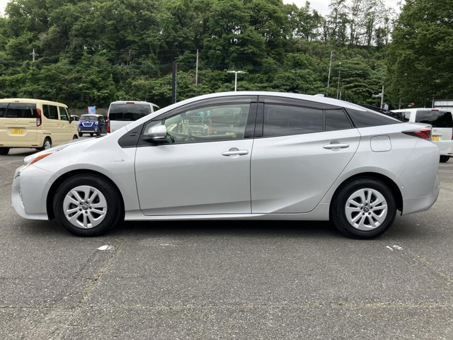 プリウス1.8 S セーフティ プラス