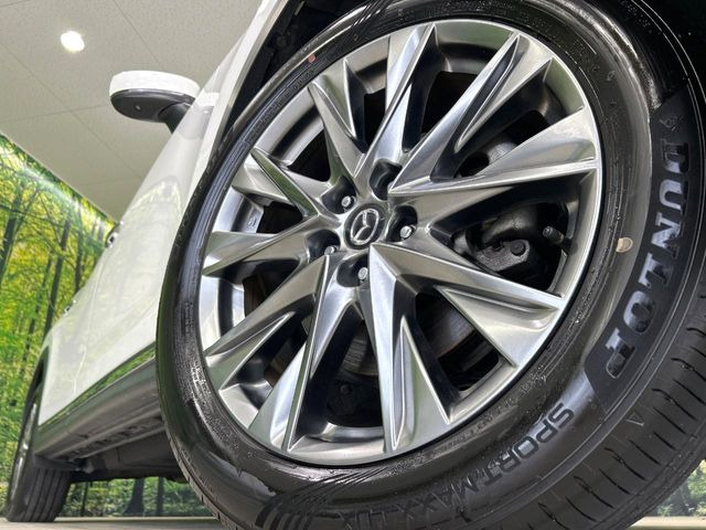 �y����19�C���`�A���~�z�C�[���z�O�ςɃ}�b�`���������A���~�z�C�[���𑕒����Ă���܂��B�e��ЊO�A���~�z�C�[����A�X�^�b�h���X�^�C�����戵�����Ă���܂��B���񂲑��k����������