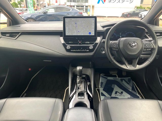 カローラ1.8 ハイブリッド W×B
