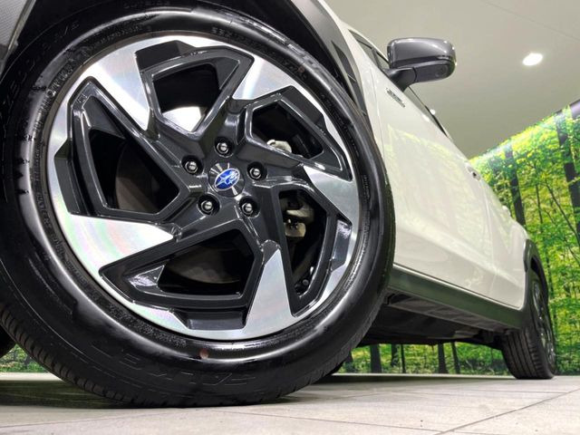 �y����18�C���`�A���~�z�C�[���z�O�ςɃ}�b�`���������A���~�z�C�[���𑕒����Ă���܂��B�e��ЊO�A���~�z�C�[����A�X�^�b�h���X�^�C�����戵�����Ă���܂��B���񂲑��k����������