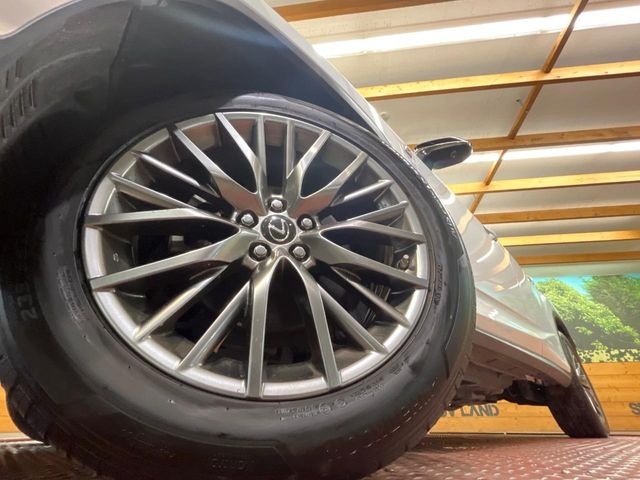 �y����20�C���`�A���~�z�C�[���z�O�ςɃ}�b�`���������A���~�z�C�[���𑕒����Ă���܂��B�e��ЊO�A���~�z�C�[����A�X�^�b�h���X�^�C�����戵�����Ă���܂��B���񂲑��k����������