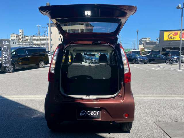 彦根インターからお車で3分とアクセス便利!近くには有名観光地の彦根城もありますので、観光と合わせてのご来店も良いですね♪活気溢れる自慢のスタッフがお客様のご来店をお待ちしております!