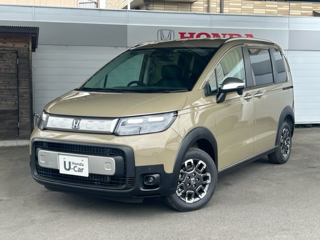 フリード1.5 e:HEV クロスター 4WD