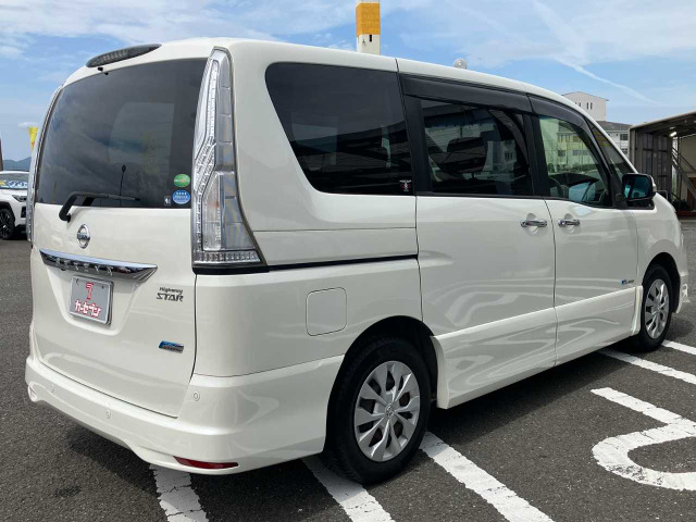 セレナ2.0 ハイウェイスター S-HYBRID アドバンスドセーフティパッケージ