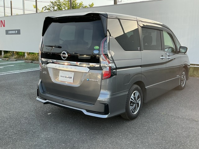 セレナ1.2 e-POWER ハイウェイスターV