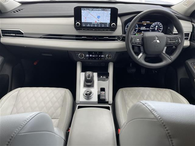 アウトランダーPHEV 2.4 P 4WD